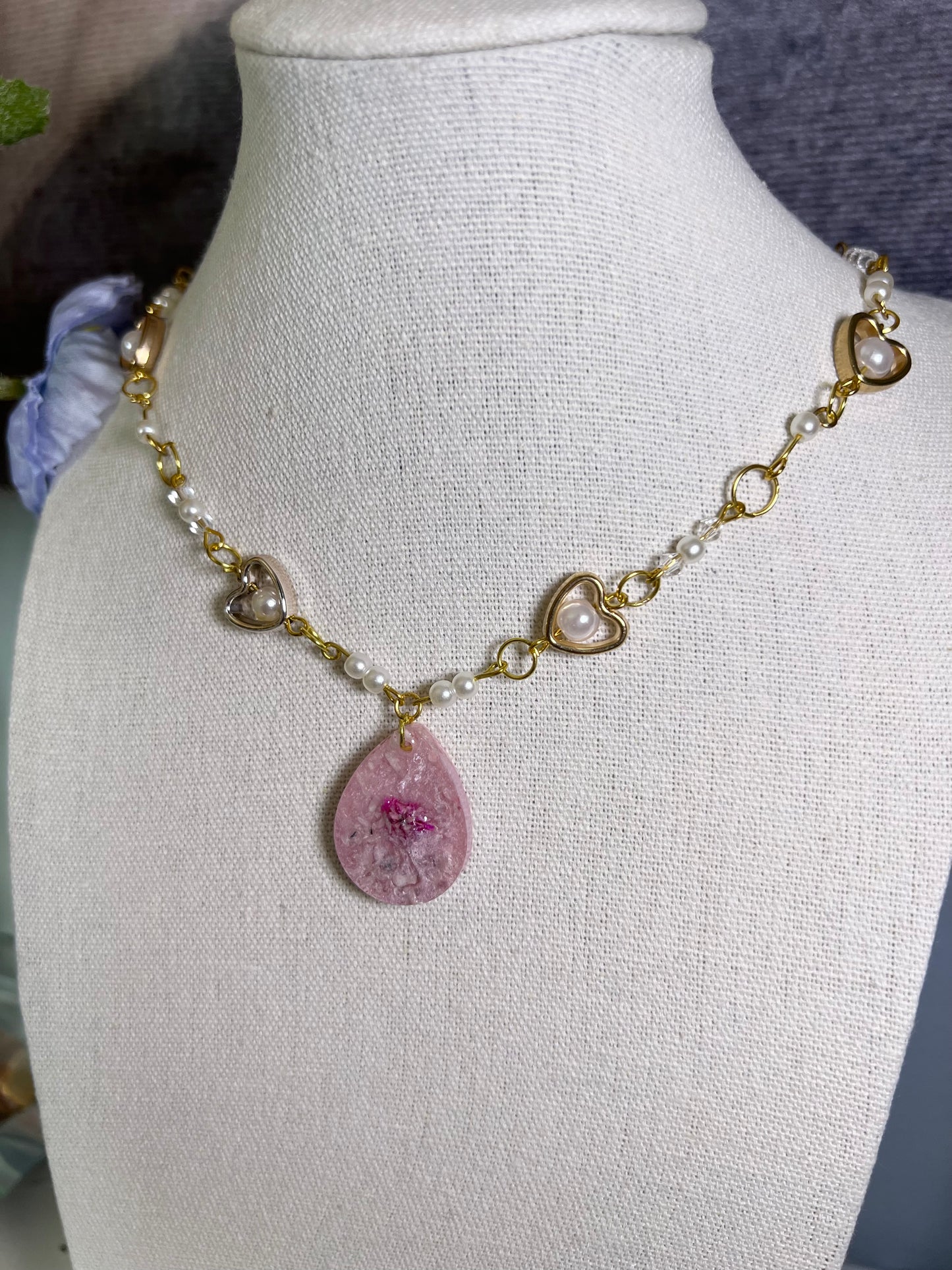 Candytuft🍬 string of hearts 💕 Necklace