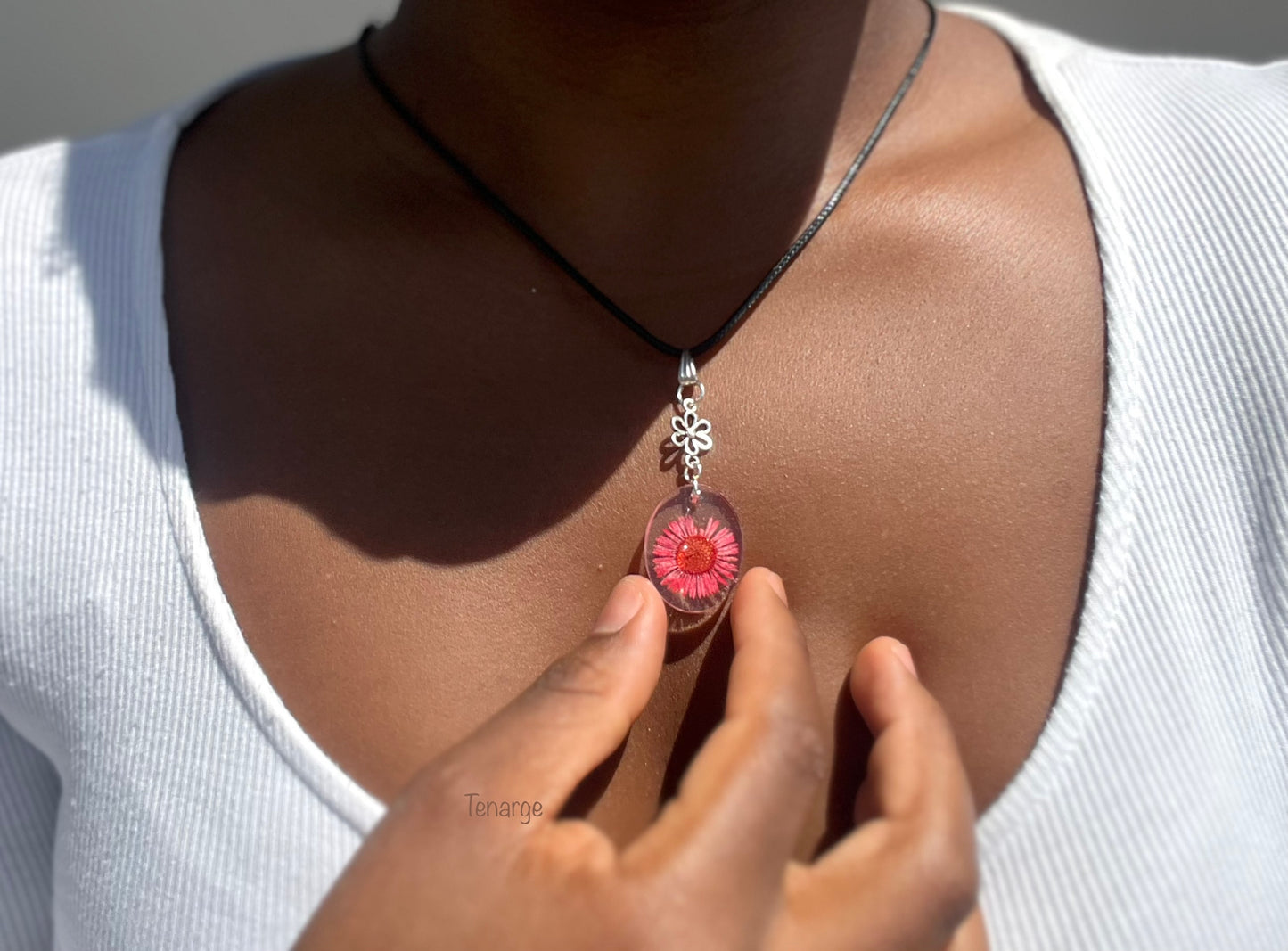Small Pink Daisy Fleabane Necklace 🎀