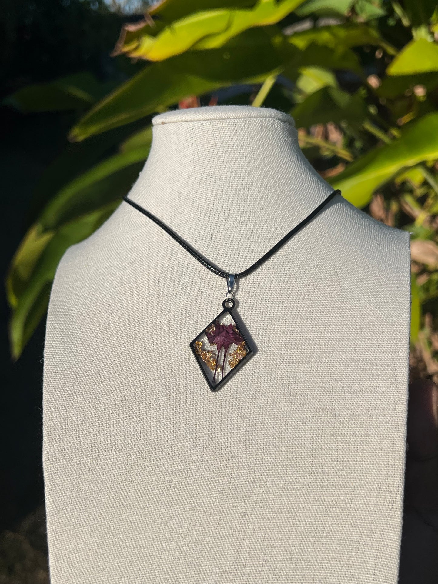 🪻Purple Harabell Antique Necklace with Gold Flakes ✨