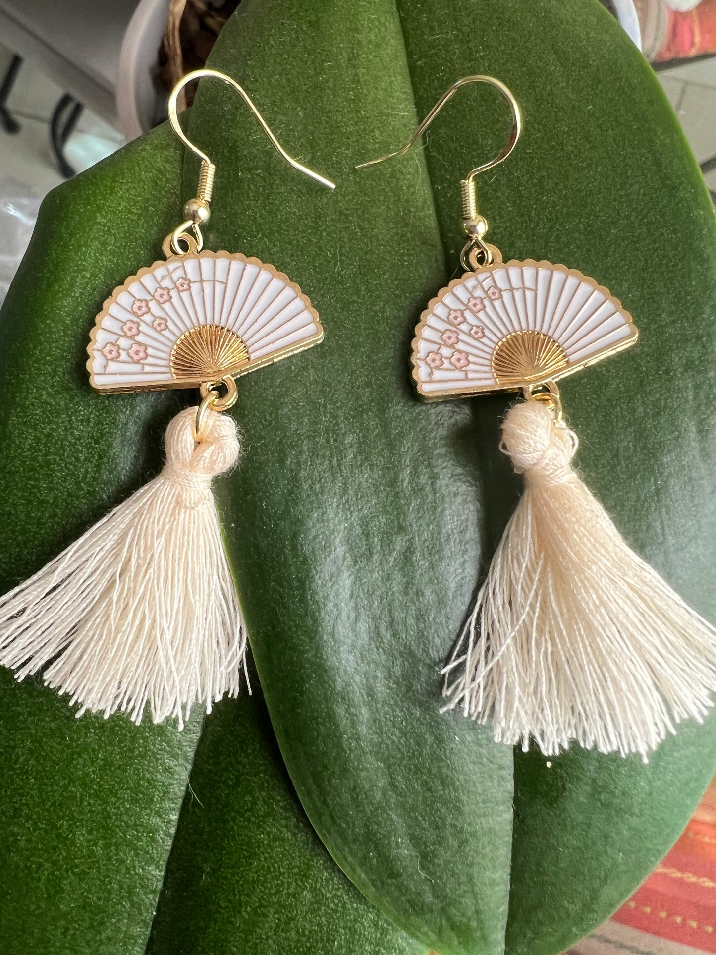 🪭Sakura Chinese Fan Tassel Earrings