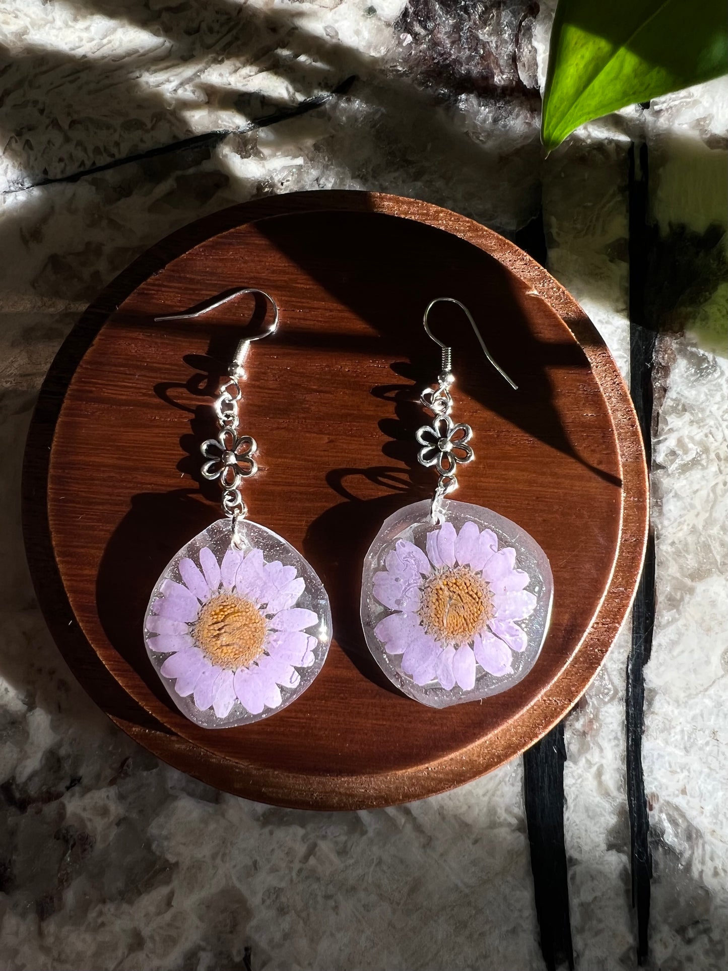 Perfect Purple Daisy Earrings💜 💮