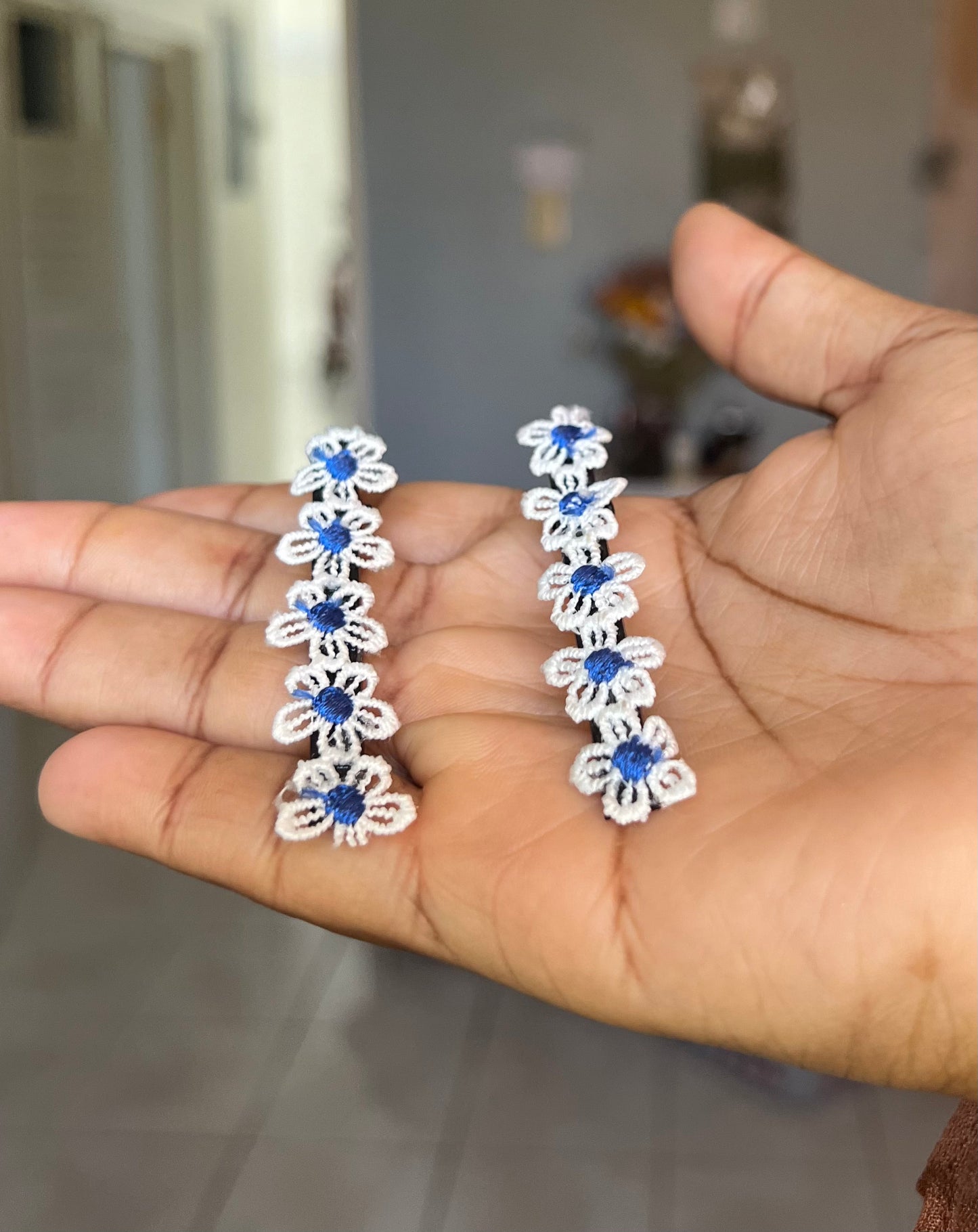 Blue & White Daisy 🌼 Lace Hair Clips💙