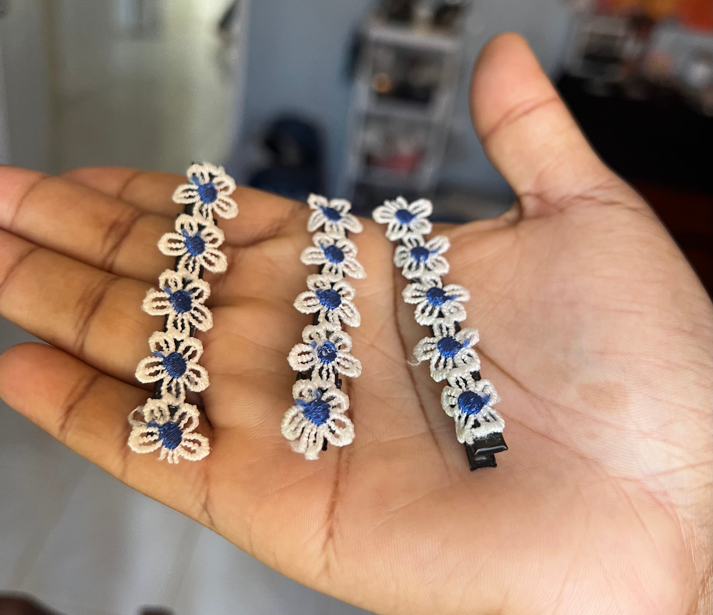 Blue & White Daisy 🌼 Lace Hair Clips💙