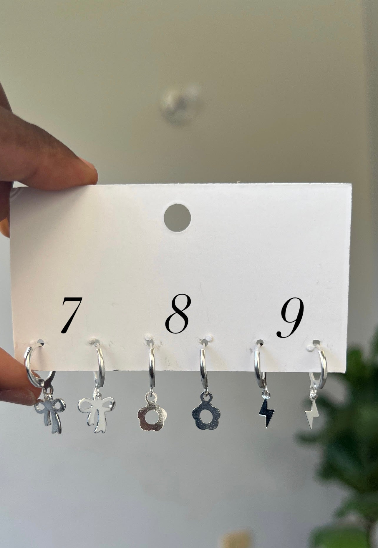Dainty Silver Earrings🩶
