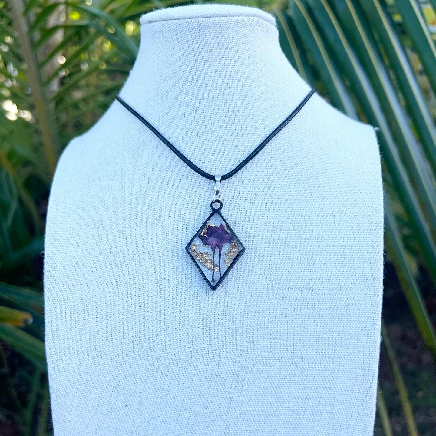 🪻Purple Harabell Antique Necklace with Gold Flakes ✨