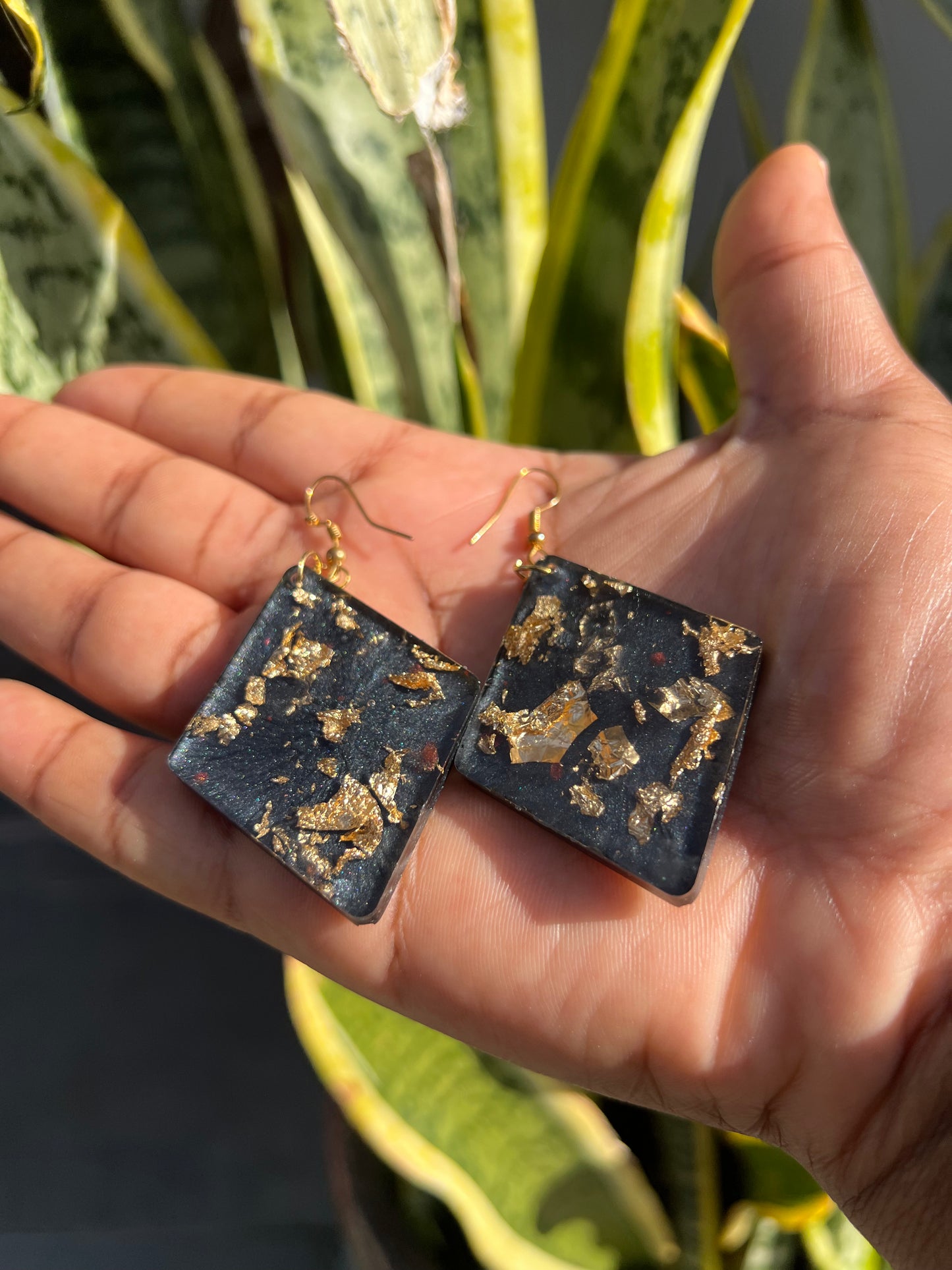 Gold/Silver Flakes Earrings✨🩶