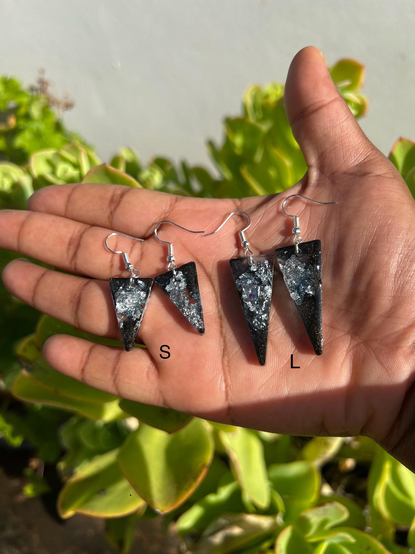 Gold/Silver Flakes Earrings✨🩶
