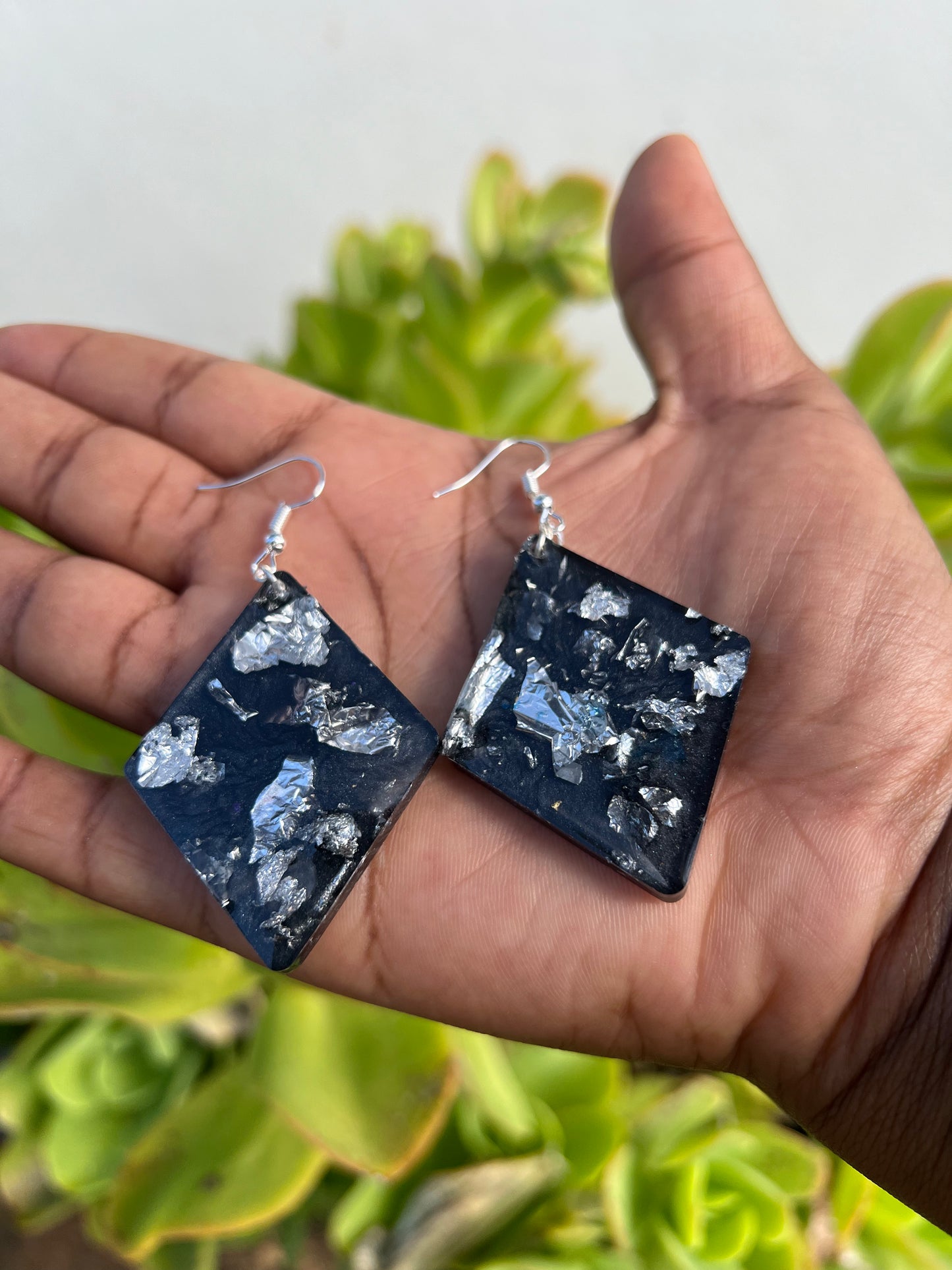Gold/Silver Flakes Earrings✨🩶
