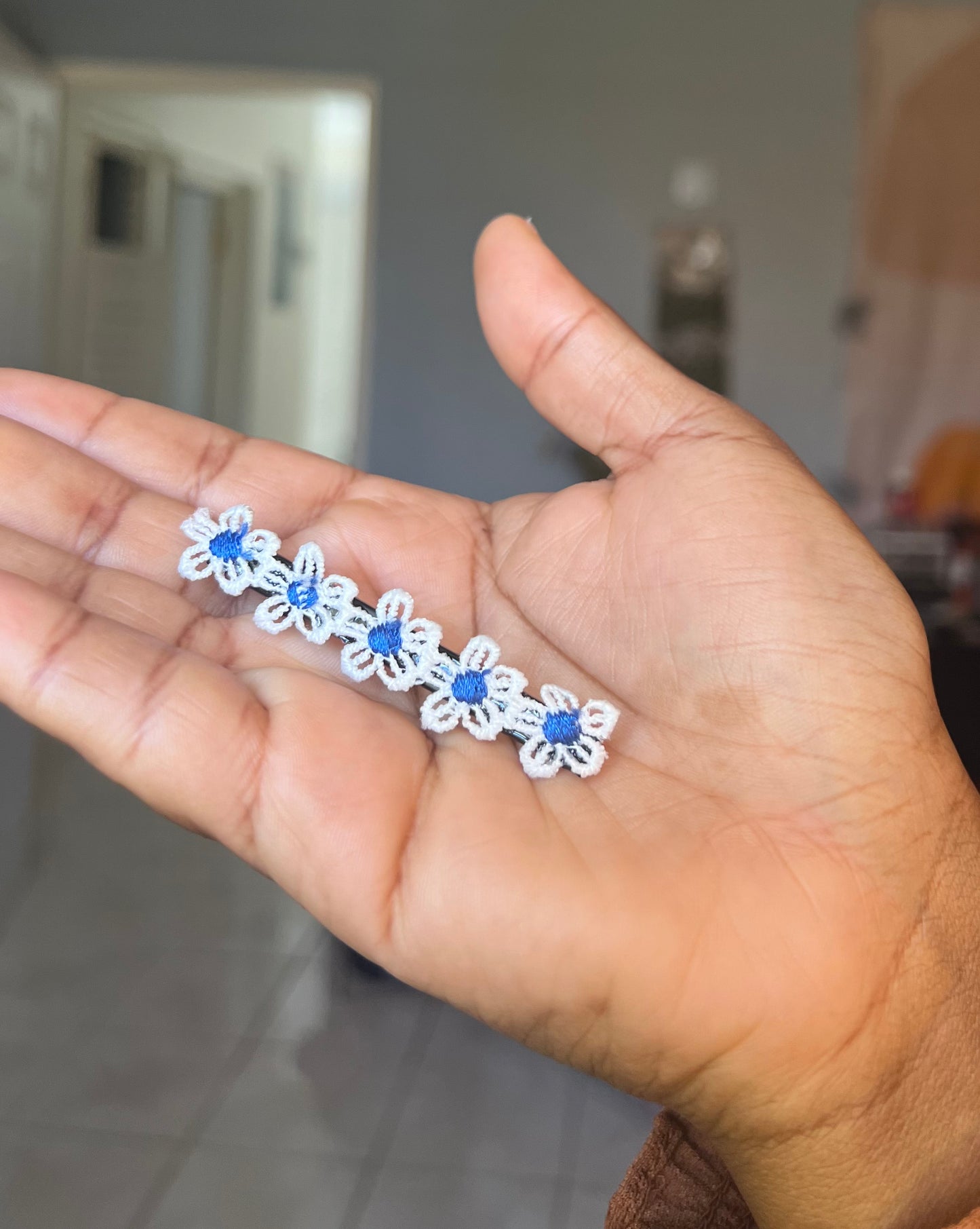 Blue & White Daisy 🌼 Lace Hair Clips💙