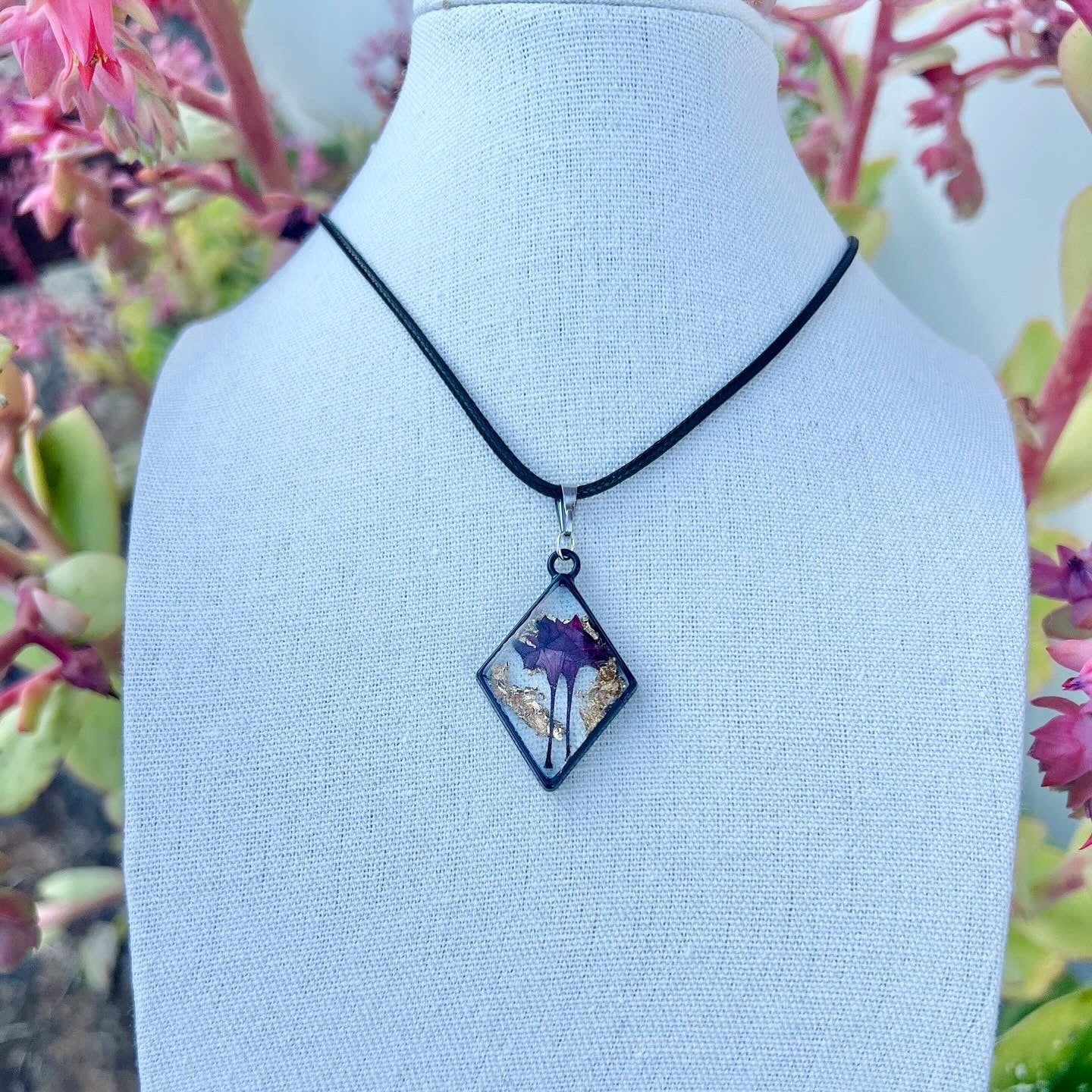 🪻Purple Harabell Antique Necklace with Gold Flakes ✨