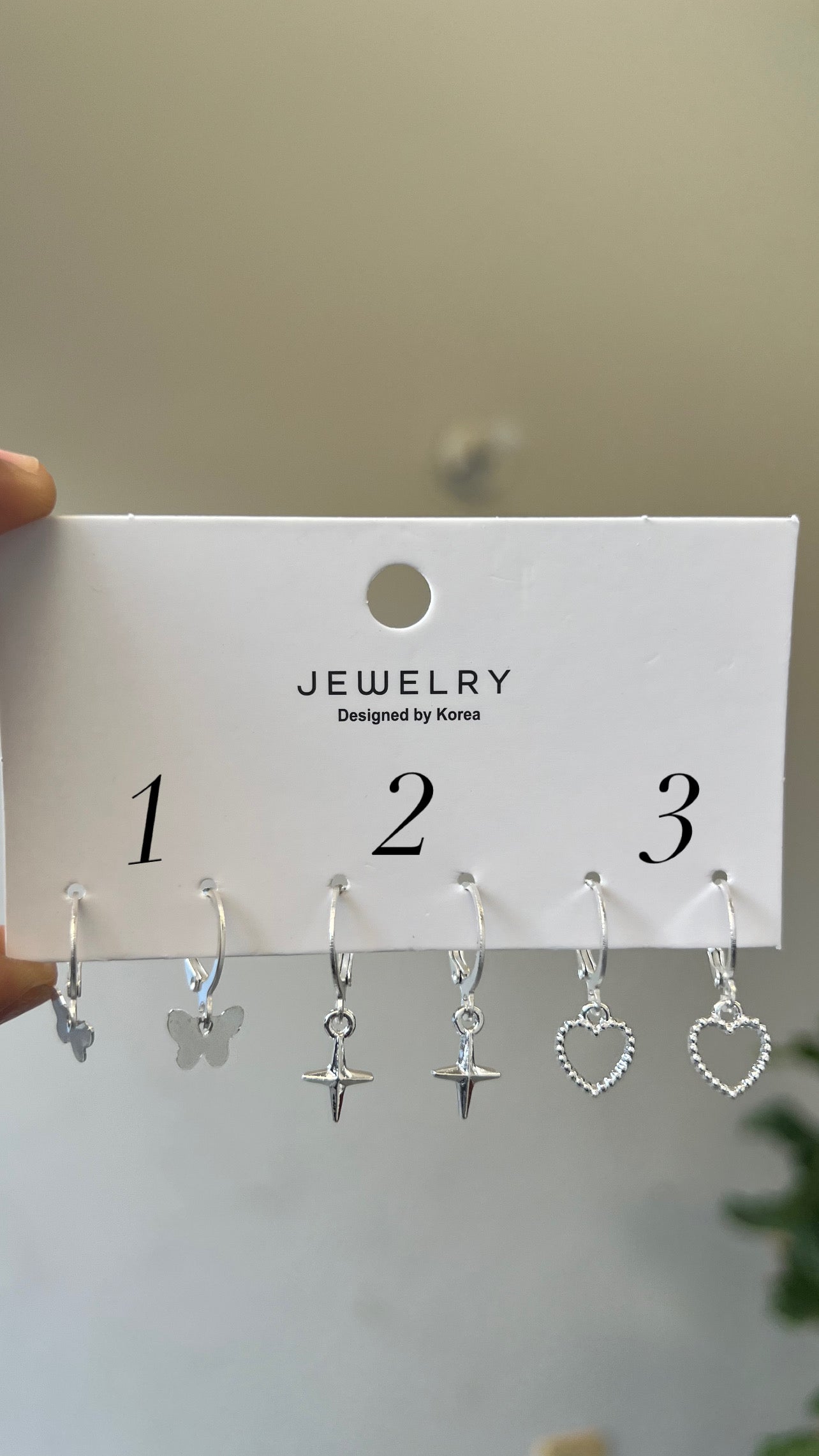 Dainty Silver Earrings🩶