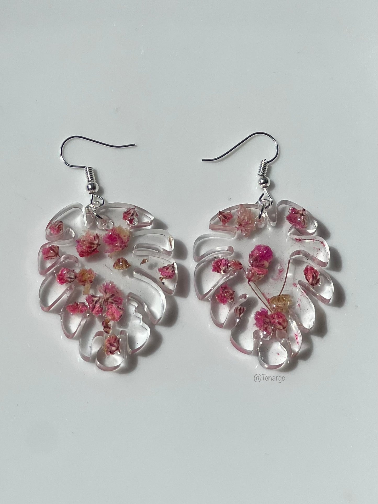 Pink Baby’s Breath Monstera Earrings💝👶🏾🎀