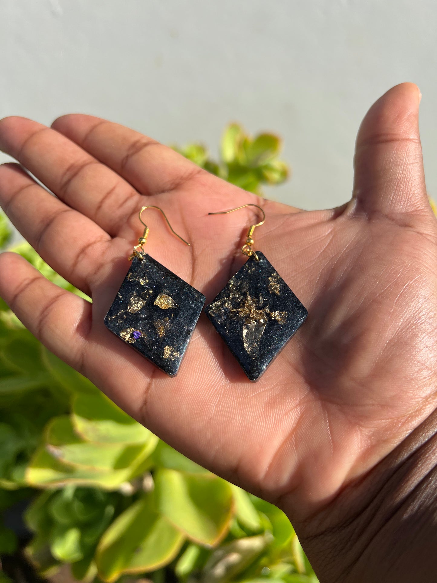 Gold/Silver Flakes Earrings✨🩶