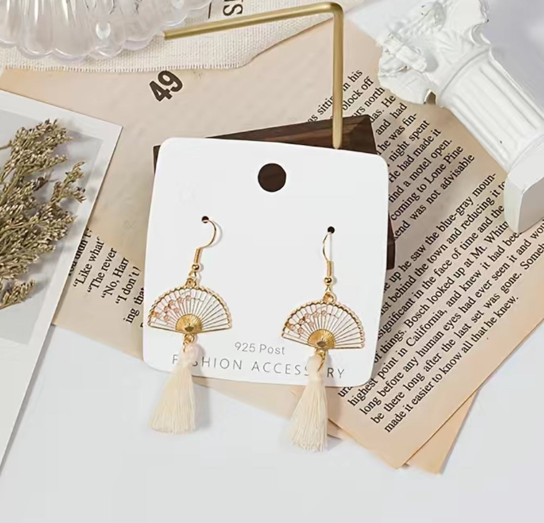🪭Sakura Chinese Fan Tassel Earrings