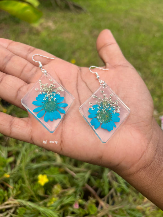 VIBRANT Blue Daisy Earrings 🩵