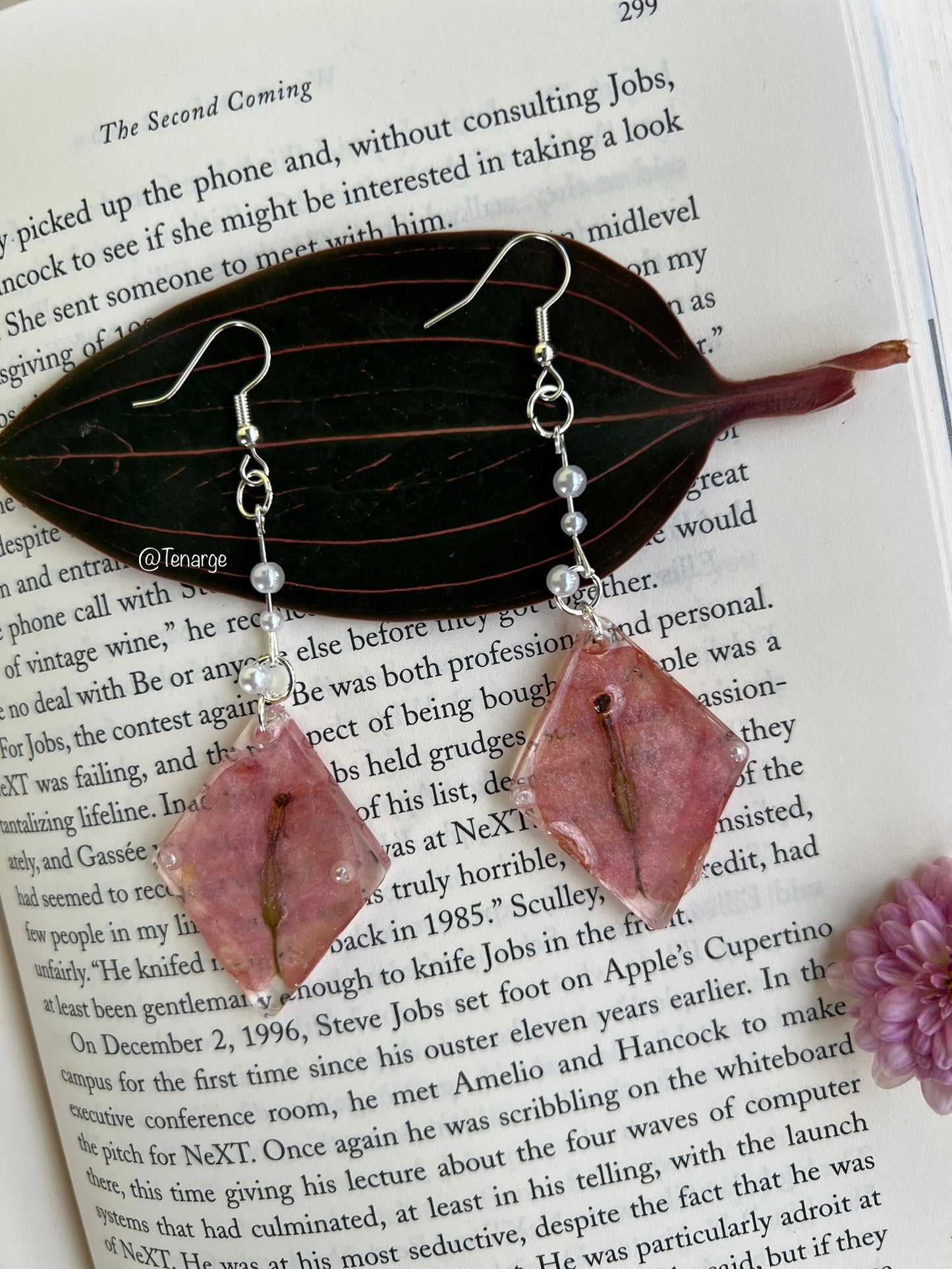 Triangular Bougainvillea Earrings w pearls🩷