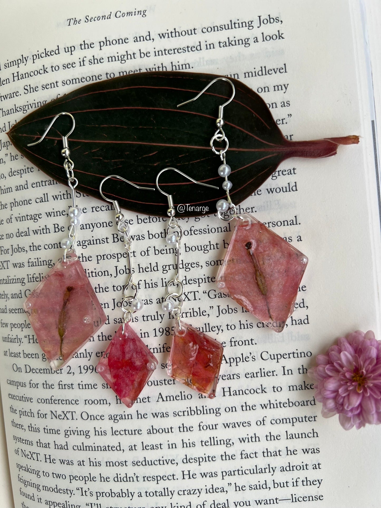 Triangular Bougainvillea Earrings w pearls🩷