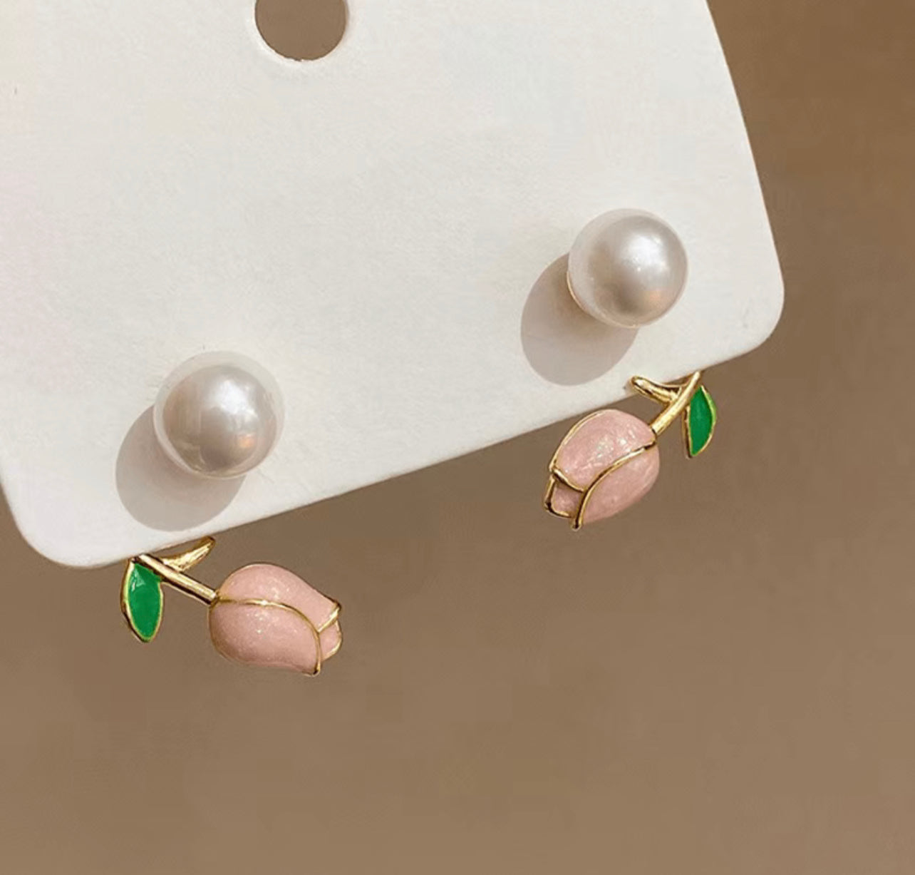 Tulip 🌷 Pearl Earrings