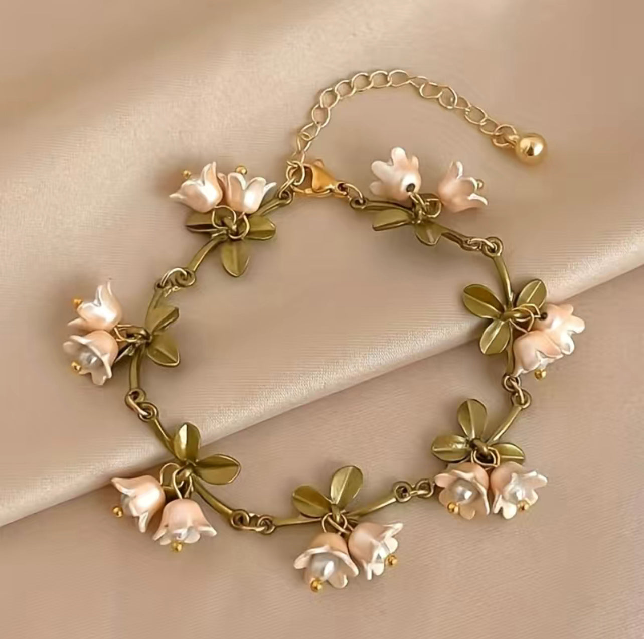 Lily Of The Valley Bracelet🪷 (Pink or beige)