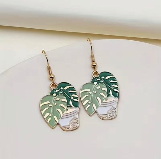 Monstera plant Earrings🪴