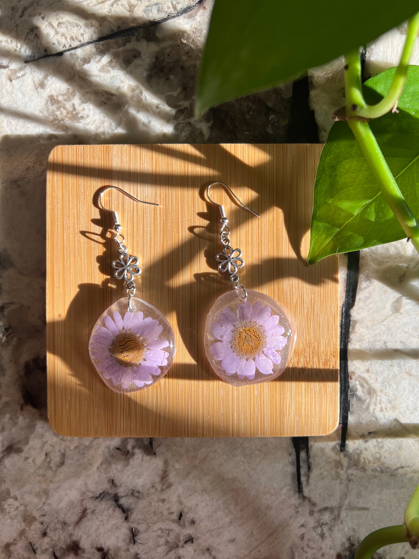 Perfect Purple Daisy Earrings💜 💮